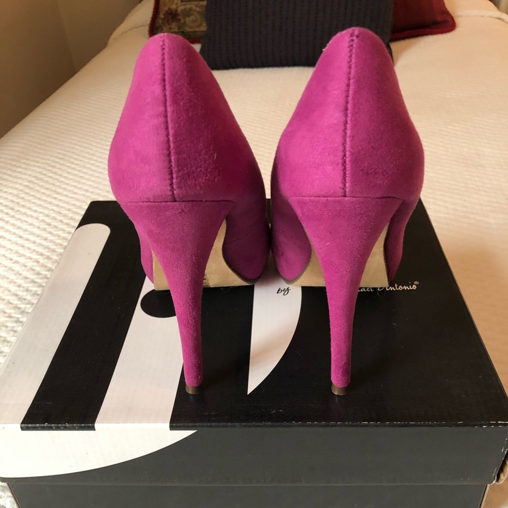 MICHAEL ANTONIO RASPBERRY HEELS - Picture 3 of 6